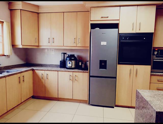 5 BEDROOM HOUSE FOR SALE IN SHALLCROSS